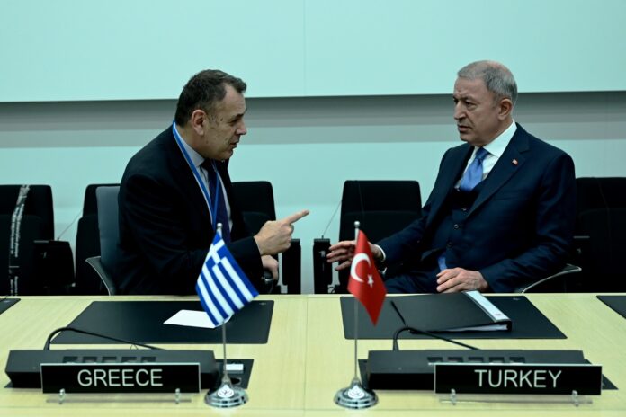 Συνάντηση-ΥΕΘΑ-Νικόλαου-Παναγιωτόπουλου-με-τον-ΥΠΑΜ-Τουρκίας-Χουλουσί-Ακάρ-στο-περιθώριο-της-Έκτακτης-Υπουργικής-Συνόδου-των-ΥΠΑΜ-του-ΝΑΤΟ Συνάντηση-ΥΕΘΑ-Νικόλαου-Παναγιωτόπουλου-με-τον-ΥΠΑΜ-Τουρκίας-Χουλουσί-Ακάρ-στο-περιθώριο-της-Έκτακτης-Υπουργικής-Συνόδου-των-ΥΠΑΜ-του-ΝΑΤΟ