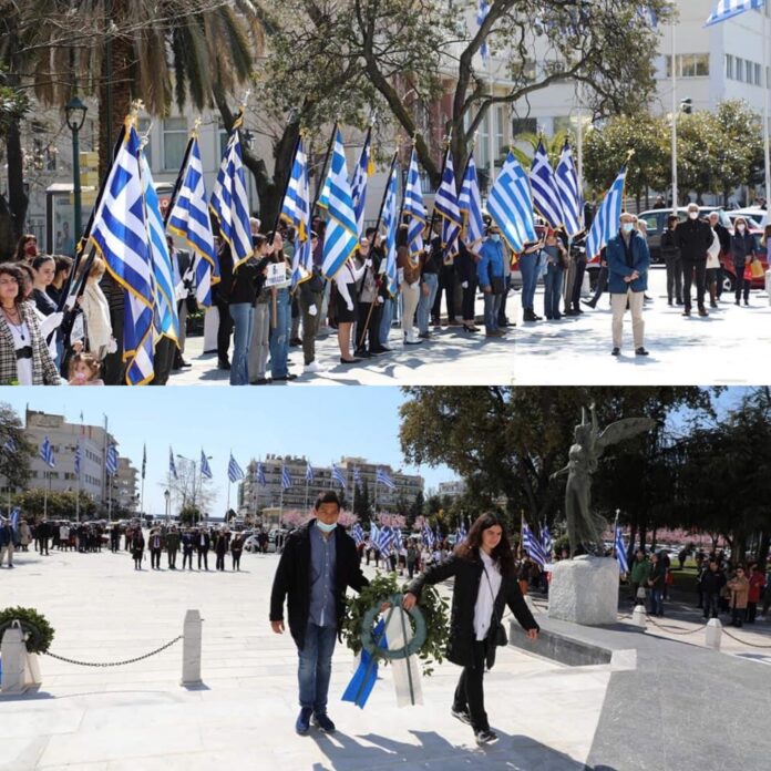 Κατάθεση-στεφάνων-στο-Ηρώο-της-πόλης Κατάθεση-στεφάνων-στο-Ηρώο-της-πόλης