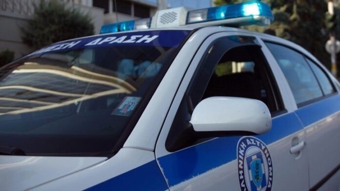 Περιπολικό-σε-ρόλο-ασθενοφόρου-μετέφερε-ασθενή-στο-νοσοκομείο-Δράμας Περιπολικό-σε-ρόλο-ασθενοφόρου-μετέφερε-ασθενή-στο-νοσοκομείο-Δράμας
