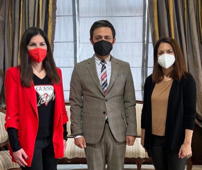 Συνάντηση-Αλέξη-Πολίτη-με-την-κοινωνική-λειτουργό-και-η-ψυχολόγο-του-Συμβουλευτικού-Κέντρου-Γυναικών-του-Δήμου-Καβάλας