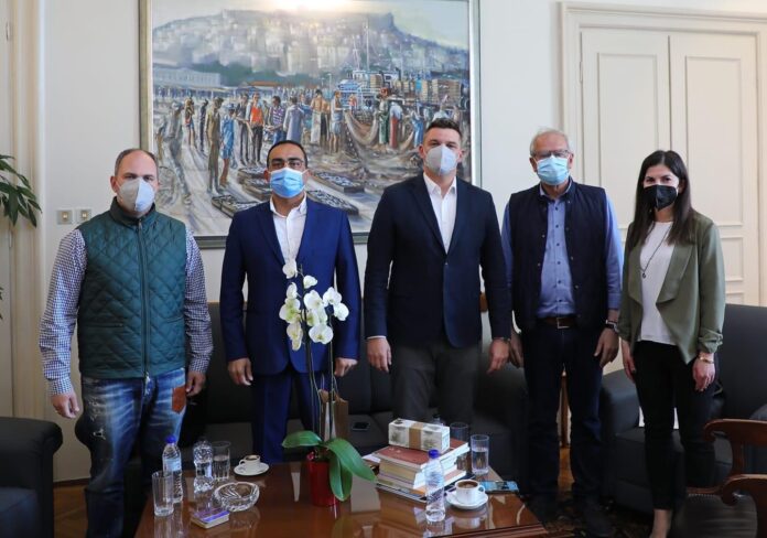 Συνάντηση-του-Δημάρχου-Καβάλας-με-τον-Αντιπεριφερειάρχη-Δημόσιας-Υγείας-&-Κοινωνικών-Υποθέσεων-ΑΜΘ-και-τον-Ειδικό-Σύμβουλο-σε-θέματα-δημόσιας-υγείας-του-Περιφερειάρχη-ΑΜΘ