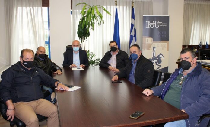 Συνάντηση-των-Προέδρων-των-ΚΤΕΛ-της-Περιφέρειας-Ανατολικής-Μακεδονίας-και-Θράκης-με-τον-Περιφερειάρχη Συνάντηση-των-Προέδρων-των-ΚΤΕΛ-της-Περιφέρειας-Ανατολικής-Μακεδονίας-και-Θράκης-με-τον-Περιφερειάρχη