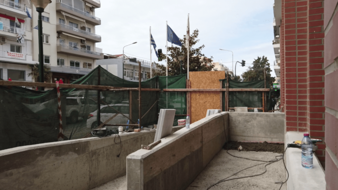 Ολοκληρώνεται-η-νέα-ράμπα-για-ΑμεΑ-στο-Δημαρχείο-Αλεξανδρούπολης