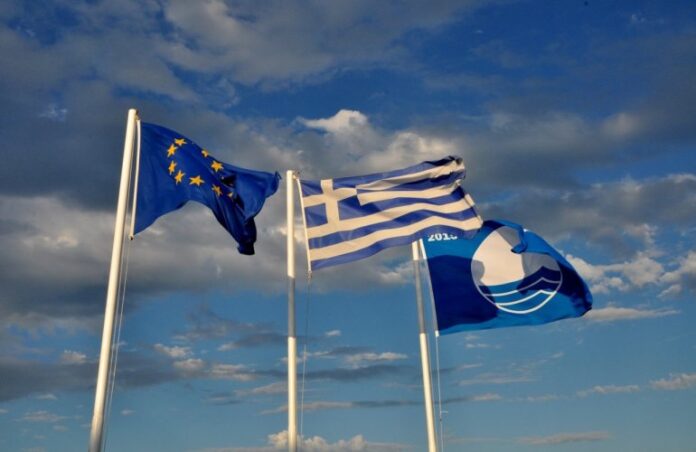 Βράβευση-με-“Γαλάζια-Σημαία”-πέντε-(5)-ακτών-της-Θάσου