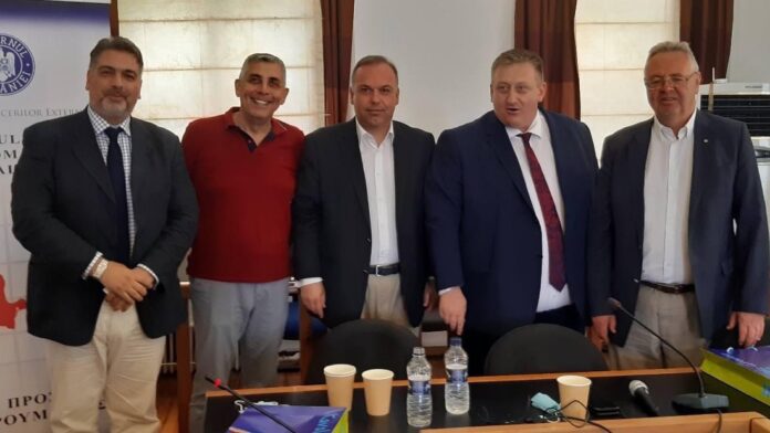 Σύσκεψη-στο-Δημαρχείο-Καβάλας-με-θέμα-την-αθρόα-έλευση-Ρουμάνων-και-Βούλγαρων-τουριστών-στην-περιοχή-μας