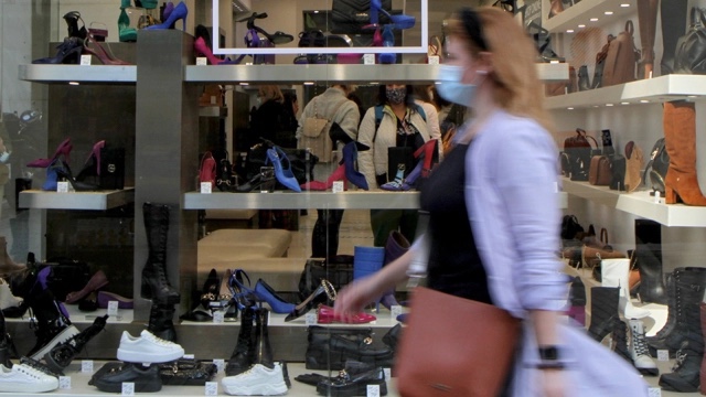 Τέλος-η-μάσκα-σε-εσωτερικούς-χώρους-από-αύριο-Τετάρτη Τέλος-η-μάσκα-σε-εσωτερικούς-χώρους-από-αύριο-Τετάρτη