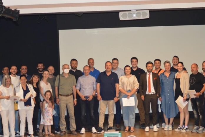 Βράβευση-εκπαιδευμένων-εθελοντών-χρήσης-απινιδωτών-απο-τον-Δήμο-Παγγαίου Βράβευση-εκπαιδευμένων-εθελοντών-χρήσης-απινιδωτών-απο-τον-Δήμο-Παγγαίου