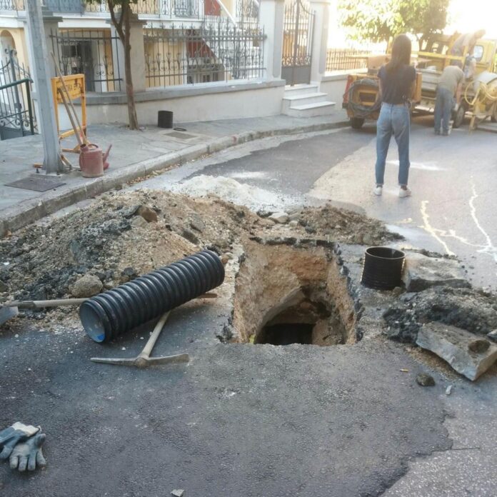 Κλειστό-τμήμα-της-οδού-Κολοκοτρώνη-λόγω-καθίζησης Κλειστό-τμήμα-της-οδού-Κολοκοτρώνη-λόγω-καθίζησης