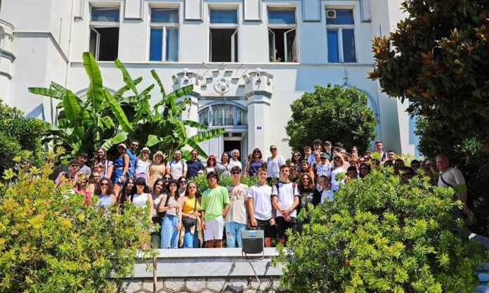 Επίσκεψη-στο-Δημαρχείο-Καβάλας-μαθητών-και-καθηγητών-από-Τουρκία,-Ιταλία,-Τσεχία-και-Ρουμανία Επίσκεψη-στο-Δημαρχείο-Καβάλας-μαθητών-και-καθηγητών-από-Τουρκία,-Ιταλία,-Τσεχία-και-Ρουμανία