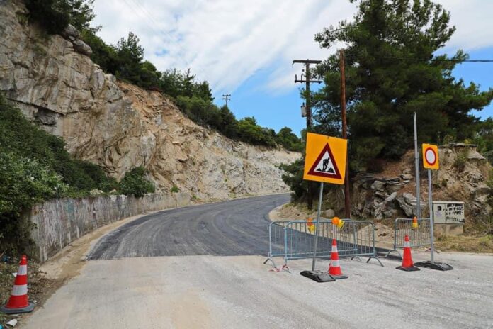Συνεχίζεται-οι-εργασίες-ασφαλτόστρωσης-στον-δρόμο-της-ΜΟΜΑ Συνεχίζεται-οι-εργασίες-ασφαλτόστρωσης-στον-δρόμο-της-ΜΟΜΑ