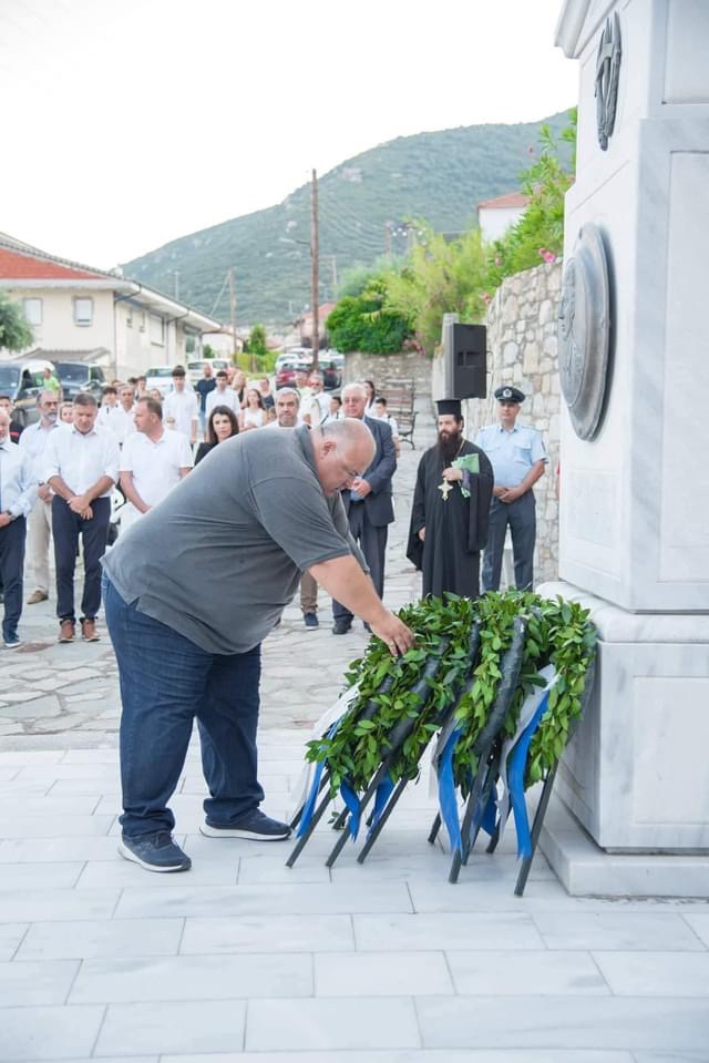 Κατάθεση-στεφάνων-για-τον-Δημήτρη-Τσαμκιράνη Κατάθεση-στεφάνων-για-τον-Δημήτρη-Τσαμκιράνη