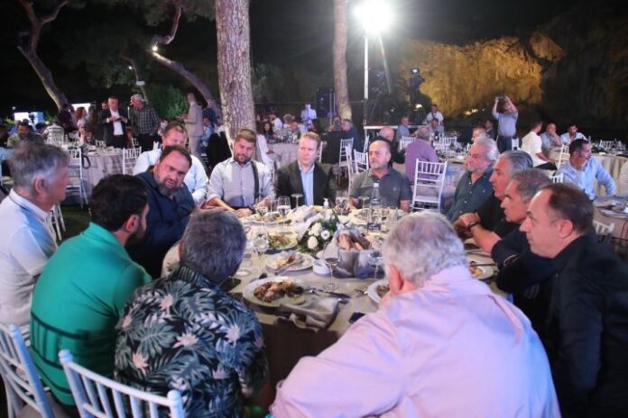 Μαρινάκης:-“Δεν-θα-συνεχιστεί-η-αφαίμαξη-της-ΕΠΟ-στις-ομάδες,-η-super-league-θα-οργανώσει-αυτόνομα-το-ποδόσφαιρο” Μαρινάκης:-“Δεν-θα-συνεχιστεί-η-αφαίμαξη-της-ΕΠΟ-στις-ομάδες,-η-super-league-θα-οργανώσει-αυτόνομα-το-ποδόσφαιρο”