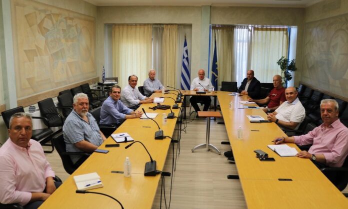 Σύσκεψη-του-Περιφερειάρχη-ΑΜΘ-με-τους-έξι-νέους-Γενικούς-Διευθυντές-της-Περιφέρειας