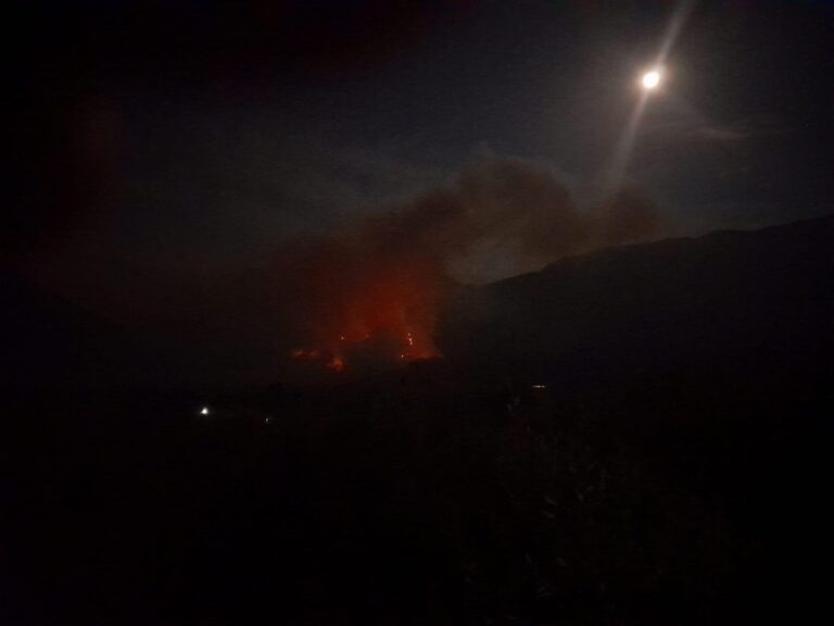 Μεγάλη-επιχείρηση-για-τον-έλεγχο-της-φωτιάς-στη-Θάσο-Ζωντανή-εικόνα