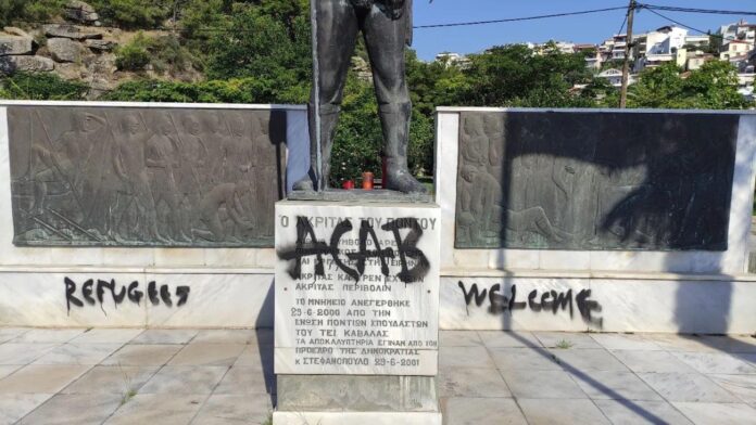 Βανδαλισμός-στο-Άγαλμα-του-Πόντιου-Ακρίτα-στην-Ιχθυόσκαλα-Καβάλας