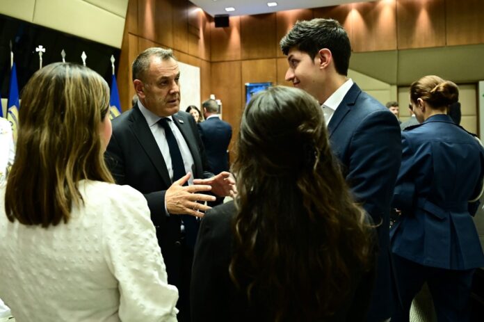 Επίσκεψη-στο-ΥΠΕΘΑ-φοιτητών-του-Πανεπιστημίου-“harvard-kennedy-school-of-government” Επίσκεψη-στο-ΥΠΕΘΑ-φοιτητών-του-Πανεπιστημίου-“harvard-kennedy-school-of-government”
