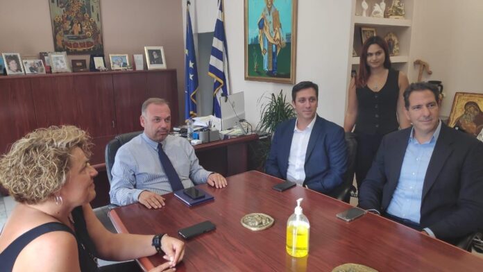 Δωρεά-σχολικών-ειδών-από-την-energean-σε-μαθητές-της-Θάσου Δωρεά-σχολικών-ειδών-από-την-energean-σε-μαθητές-της-Θάσου