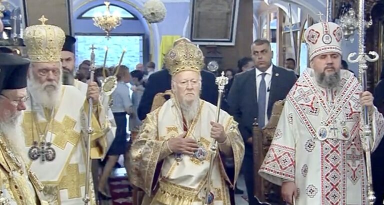 Πατριαρχική-Θεία-Λειτουργία-στον-Ιερό-Ναό-Κοιμήσεως-Θεοτόκου-Παναγίας-Θάσου