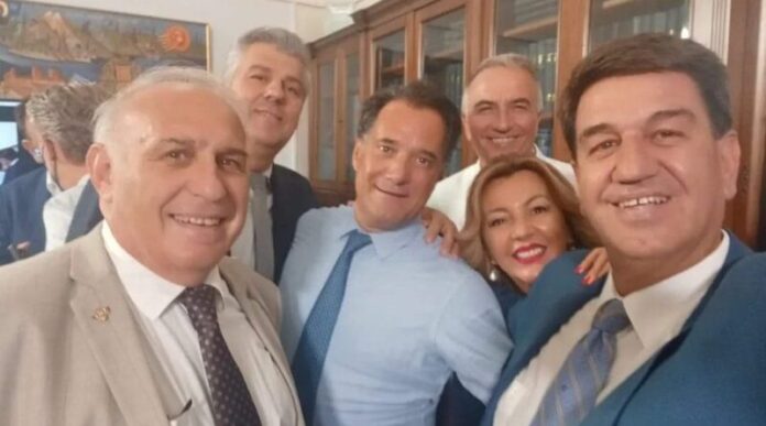 Εποικοδομητική-συνάντηση-των-προέδρων-των-Επιμελητηρίων-Μακεδονίας-&-Θράκης-με-τον-πρωθυπουργό Εποικοδομητική-συνάντηση-των-προέδρων-των-Επιμελητηρίων-Μακεδονίας-&-Θράκης-με-τον-πρωθυπουργό