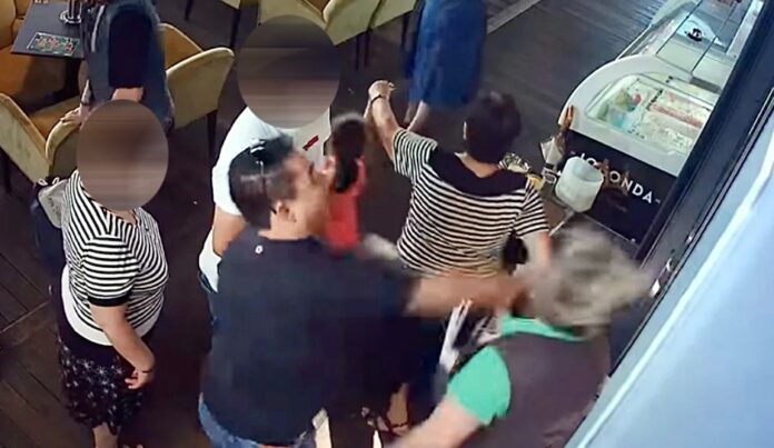 Ξύλο-σε-καφετέρια-στη-Καβάλα-γιατί…-άργησε-η-παραγγελία Ξύλο-σε-καφετέρια-στη-Καβάλα-γιατί…-άργησε-η-παραγγελία