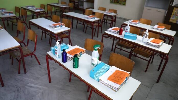 Σχολεία:-Με-αλλαγές-το-πρώτο-κουδούνι-τη-Δευτέρα—Τι-θα-ισχύσει-σε-περίπτωση-κρούσματος Σχολεία:-Με-αλλαγές-το-πρώτο-κουδούνι-τη-Δευτέρα—Τι-θα-ισχύσει-σε-περίπτωση-κρούσματος