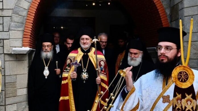 Αρχιεπίσκοπος-Ελπιδόφορος:-«Είναι-ένα-θαύμα-η-επιστροφή-του-κλεμμένου-κειμηλίου-στη-Μονή-Εικοσιφοίνισσας» Αρχιεπίσκοπος-Ελπιδόφορος:-«Είναι-ένα-θαύμα-η-επιστροφή-του-κλεμμένου-κειμηλίου-στη-Μονή-Εικοσιφοίνισσας»