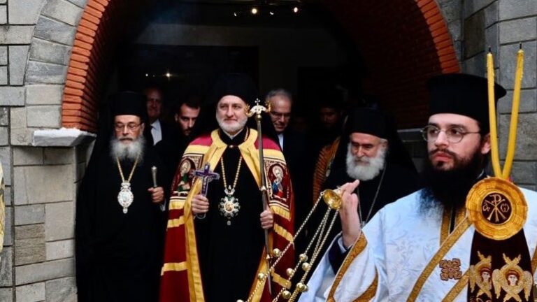 Αρχιεπίσκοπος-Ελπιδόφορος:-«Είναι-ένα-θαύμα-η-επιστροφή-του-κλεμμένου-κειμηλίου-στη-Μονή-Εικοσιφοίνισσας»