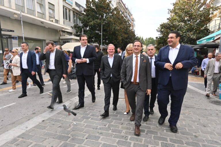 Στις-Σέρρες-ο-Υπουργός-Ψηφιακής-Διακυβέρνησης-Κυριάκος-Πιερρακάκης-και-ο-Υφυπουργός-Θοδωρής-Λιβάνιος