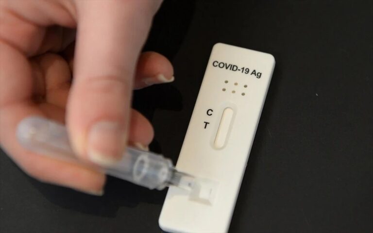 Η-covid-19-αυξάνει-τον-κίνδυνο-για-μακρόχρονα-προβλήματα-στον-εγκέφαλο
