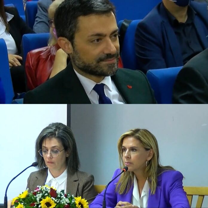 Επίσκεψη-της-υφυπουργού-Υγείας,-Ζωής-Ράπτη,-στην-Καβάλα-στο-πλαίσιο-της-Εβδομάδας-Ψυχικής-Υγείας,-συναντήθηκε-με-τον-Αντιπεριφερειάρχη,-Αλέξη-Πολίτη Επίσκεψη-της-υφυπουργού-Υγείας,-Ζωής-Ράπτη,-στην-Καβάλα-στο-πλαίσιο-της-Εβδομάδας-Ψυχικής-Υγείας,-συναντήθηκε-με-τον-Αντιπεριφερειάρχη,-Αλέξη-Πολίτη