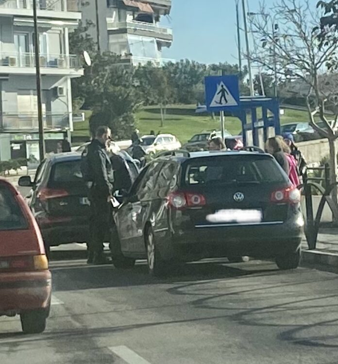 Τραυματίστηκε-οδηγός-δικύκλου-σε-τροχαίο-ατύχημα-στη-Ραψάνη Τραυματίστηκε-οδηγός-δικύκλου-σε-τροχαίο-ατύχημα-στη-Ραψάνη