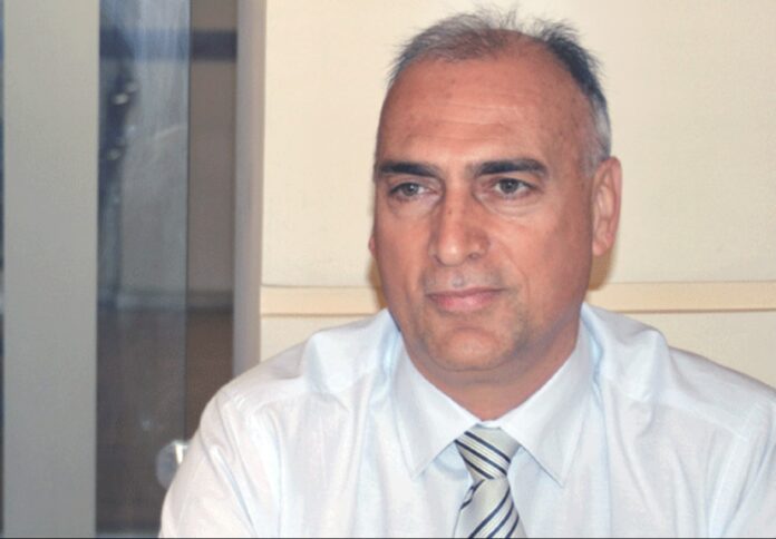 “Μια-γεύση-σκέτη-γλύκα-ο-κουραμπιές-Καρβάλης”-δηλώνει-ο-πρόεδρος-της-Στέγης-Πολιτισμού-Ν.-Καρβάλης-Καπλάνης-Ιωσηφίδης
