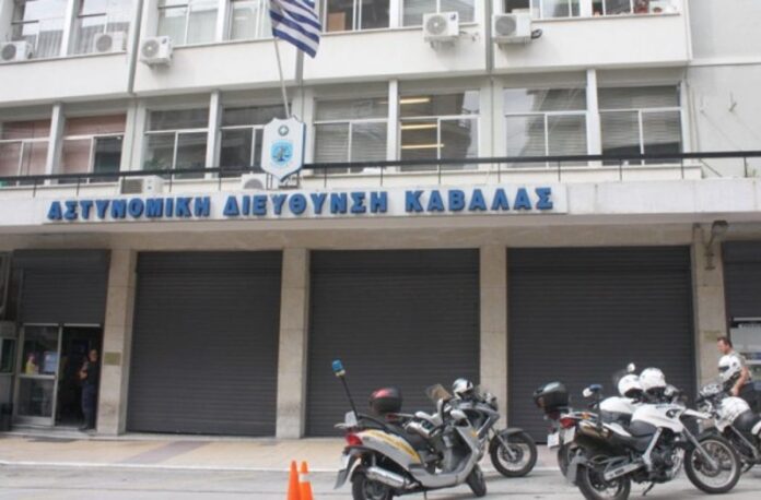Καβάλα:-15χρονος-καταγγέλλει-ότι-ο-σύντροφος-της-μάνας-ενός-φίλου-του-προσπάθησε-να-τον-βιάσει Καβάλα:-15χρονος-καταγγέλλει-ότι-ο-σύντροφος-της-μάνας-ενός-φίλου-του-προσπάθησε-να-τον-βιάσει