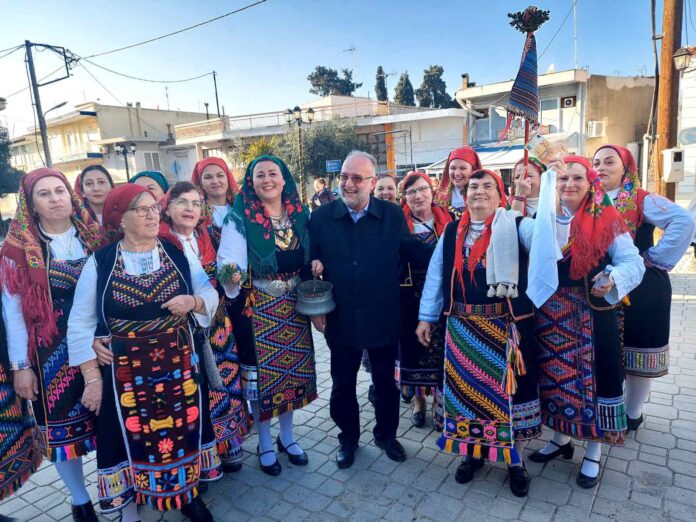 Αναβίωσε-το-έθιμο-της-Γυναικοκρατίας-σε-οικισμούς-του-Δήμου-Μαρώνειας-–-Σαπών
