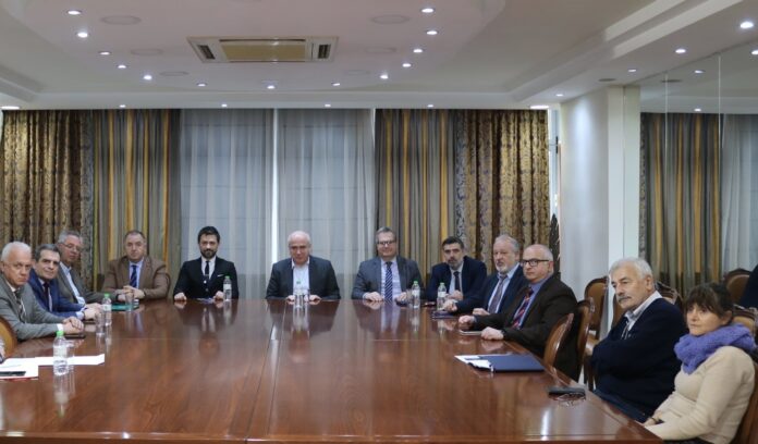 Ξεκινά-η-μελέτη-των-αρδευτικών-δικτύων-του-Φράγματος-Μαρμαρά-Υπογράφηκε-η-σχετική-σύμβαση-από-τον-Περιφερειάρχη-Χρήστο-Μέτιο Ξεκινά-η-μελέτη-των-αρδευτικών-δικτύων-του-Φράγματος-Μαρμαρά-Υπογράφηκε-η-σχετική-σύμβαση-από-τον-Περιφερειάρχη-Χρήστο-Μέτιο