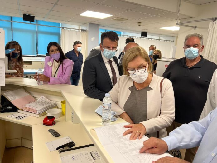 Το-Νοσοκομείο-Καβάλας-επισκέφθηκε-η-Αν.-Υπουργός-Υγείας-Μίνα-Γκάγκα