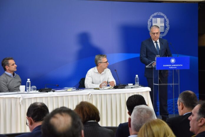Τάκης-Θεοδωρικάκος:-«Απροσπέλαστα-τα-σύνορα-στον-Έβρο-Η-ΕΛΑΣ.-αντιμετωπίζει-αποτελεσματικά-την-παράνομη-μετανάστευση» Τάκης-Θεοδωρικάκος:-«Απροσπέλαστα-τα-σύνορα-στον-Έβρο-Η-ΕΛΑΣ.-αντιμετωπίζει-αποτελεσματικά-την-παράνομη-μετανάστευση»