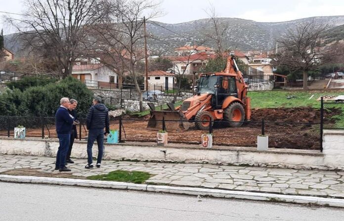 Ξεκίνησαν-οι-εργασίες-για-την-κατασκευή-νέας-παιδικής-χαράς-στην-κοινότητα-Φιλίππων Ξεκίνησαν-οι-εργασίες-για-την-κατασκευή-νέας-παιδικής-χαράς-στην-κοινότητα-Φιλίππων