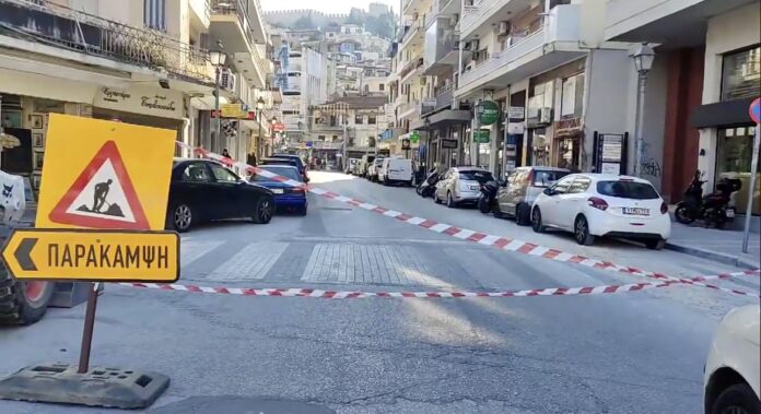 Αλαλούμ-στο-κεντρο-της-Καβάλας-Κλειστό-τμήμα-της-οδού-Βενιζέλου