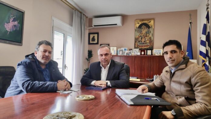 Συνάντηση-του-Δημάρχου-Θάσου-με-τον-Πρόεδρο-της-Ένωσης-ΠΛ.Σ-ΑΜΘ Συνάντηση-του-Δημάρχου-Θάσου-με-τον-Πρόεδρο-της-Ένωσης-ΠΛ.Σ-ΑΜΘ