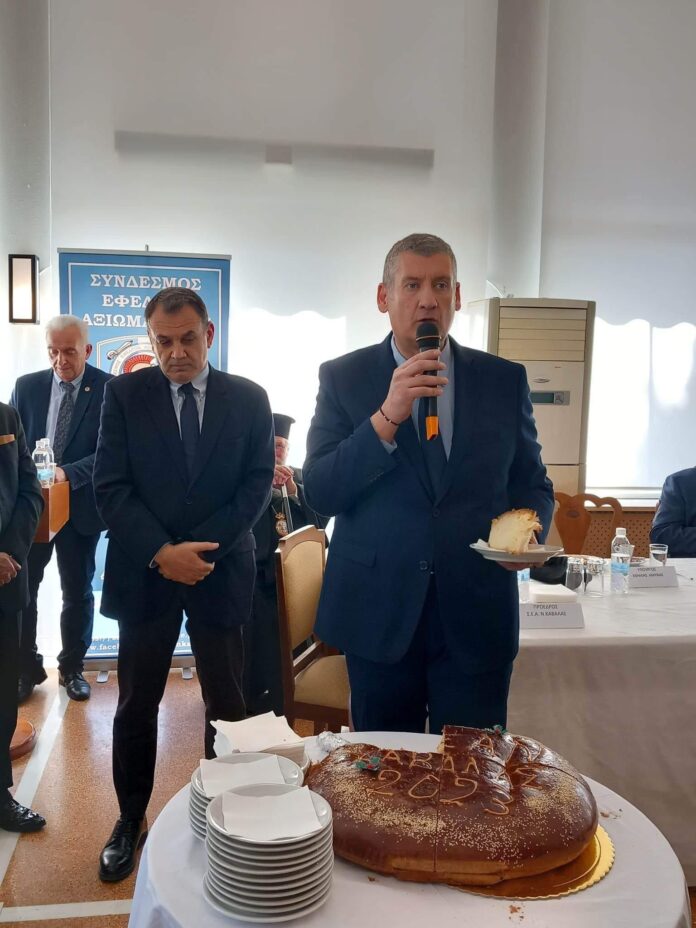 Τη-βασιλόπιτά-του-έκοψε-την-Κυριακή-ο-Σύνδεσμος-Εφέδρων-Αξιωματικών-Καβάλας Τη-βασιλόπιτά-του-έκοψε-την-Κυριακή-ο-Σύνδεσμος-Εφέδρων-Αξιωματικών-Καβάλας