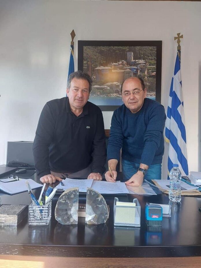Υπογραφή-συμβάσεων-για-εργασίες-στα-λιμάνια-Λιμένα-και-Πρίνου-απο-το-Δημοτικό-Λιμενικό-Ταμείο-Θάσου Υπογραφή-συμβάσεων-για-εργασίες-στα-λιμάνια-Λιμένα-και-Πρίνου-απο-το-Δημοτικό-Λιμενικό-Ταμείο-Θάσου