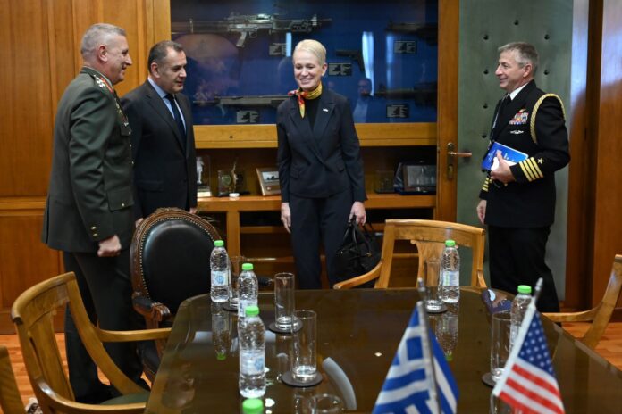Συνάντηση-ΥΕΘΑ-Νικόλαου-Παναγιωτόπουλου-με-την-Αμερικανίδα-βοηθό-Υπουργό-Άμυνας-επί-θεμάτων-Διεθνούς-Ασφαλείας-Δρ-Σελέστ-Ουάλλαντερ