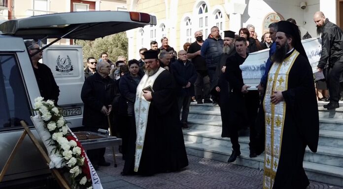 Αλεξανδρούπολη:-Το-τελευταίο-«αντίο»-για-το-Δημήτρη-που-χάθηκε-στην-κοιλάδα-των-Τεμπών Αλεξανδρούπολη:-Το-τελευταίο-«αντίο»-για-το-Δημήτρη-που-χάθηκε-στην-κοιλάδα-των-Τεμπών