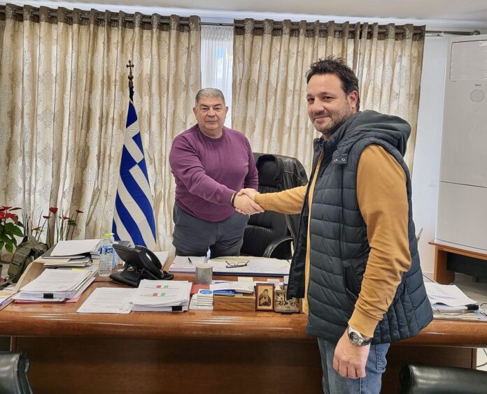 Νέο-γήπεδο-στο-Χρυσοχώρι-Υπογραφή-της-σύμβασης