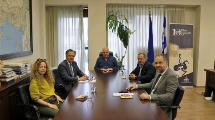 Ο-Περιφερειάρχης-Χρ.-Μέτιος-στηρίζει-οικονομικά-το-ΔΗΠΕΘΕ-Καβάλας Ο-Περιφερειάρχης-Χρ.-Μέτιος-στηρίζει-οικονομικά-το-ΔΗΠΕΘΕ-Καβάλας