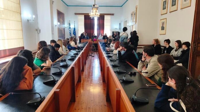 Το-2ο-ΕΠΑΛ-Καβάλας-και-63-μαθητές-και-εκπαιδευτικοί-από-8-χώρες-βράβευσαν-στο-Δημαρχείο-αθλητές Το-2ο-ΕΠΑΛ-Καβάλας-και-63-μαθητές-και-εκπαιδευτικοί-από-8-χώρες-βράβευσαν-στο-Δημαρχείο-αθλητές