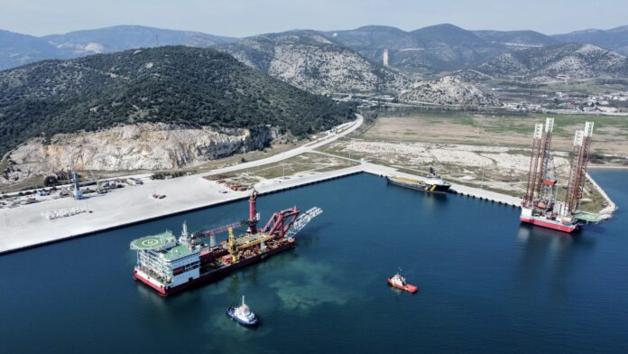 Κοίτασμα-Έψιλον:-Ξεκινά-η-εγκατάσταση-της-εξέδρας-Λάμδα Κοίτασμα-Έψιλον:-Ξεκινά-η-εγκατάσταση-της-εξέδρας-Λάμδα