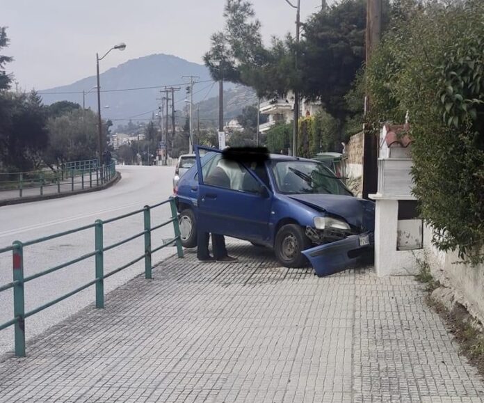 Τροχαίο-υλικών-ζημιών-στο-Παληό