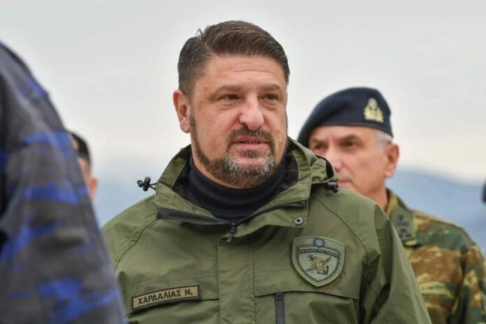 Στο-στρατόπεδο-του-«Λοχαγού-Αμβραζή»-στην-Ελευθερούπολη-ο-υφυπουργός-Εθνικής-Άμυνας-Νίκος-Χαρδαλιάς
